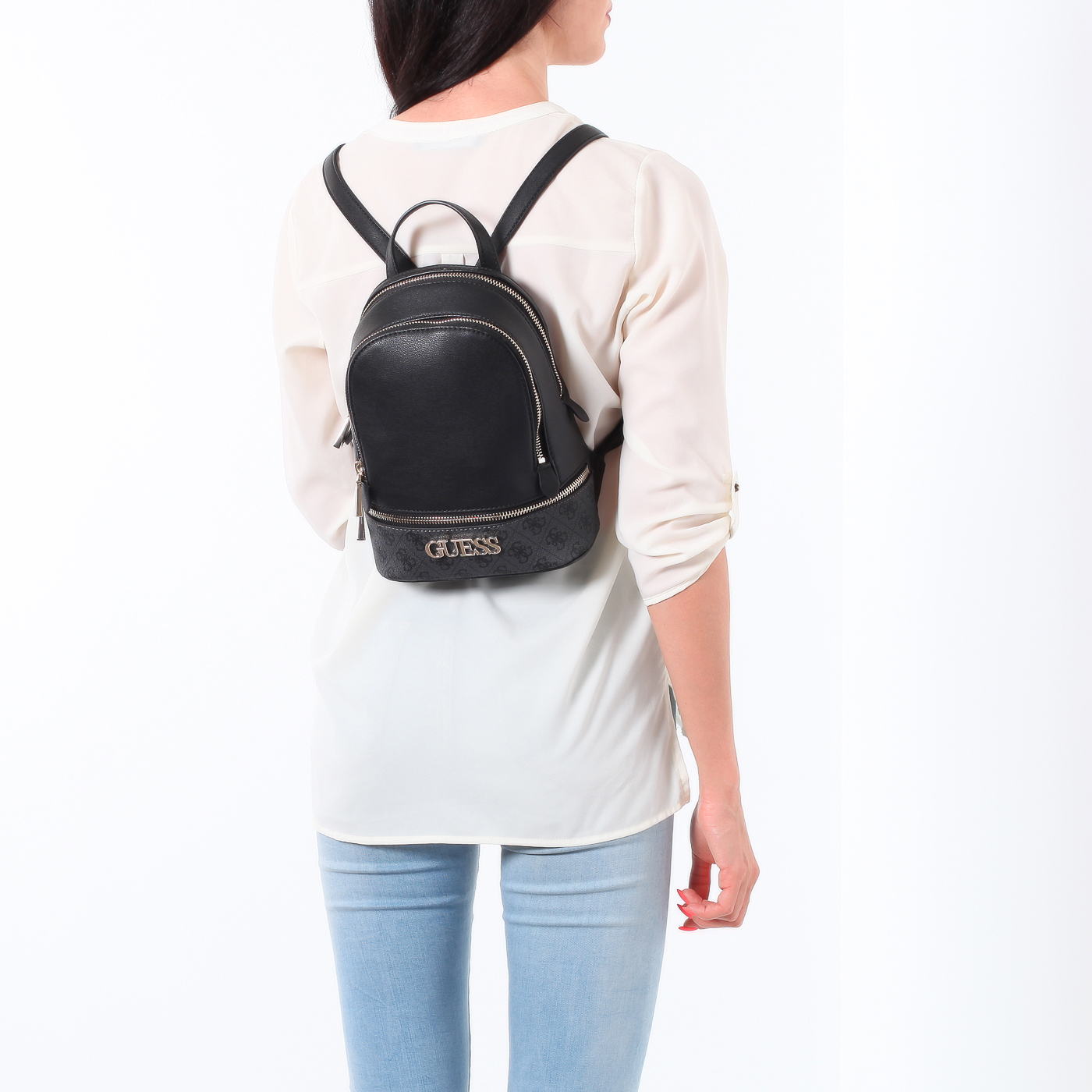 Черный рюкзак Guess Skye