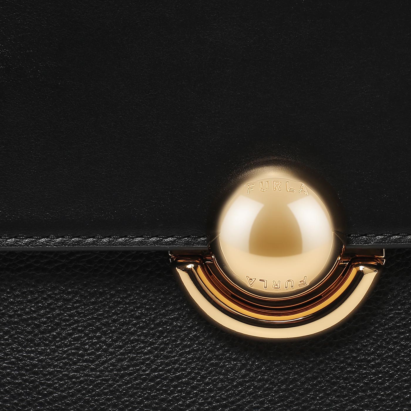 Кожаная сумка Furla Sfera