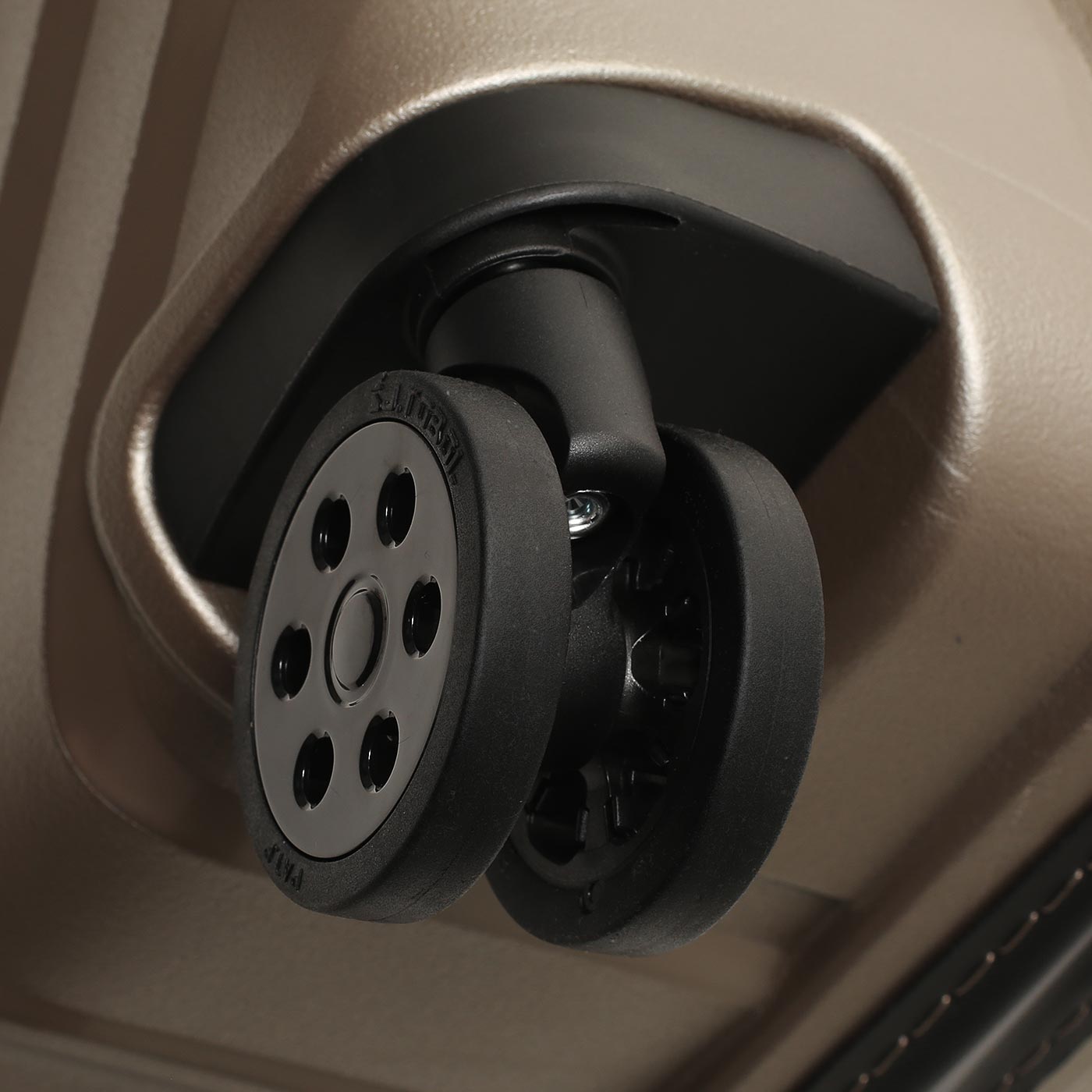 Чемодан большой L из полипропилена Eberhart Chronos