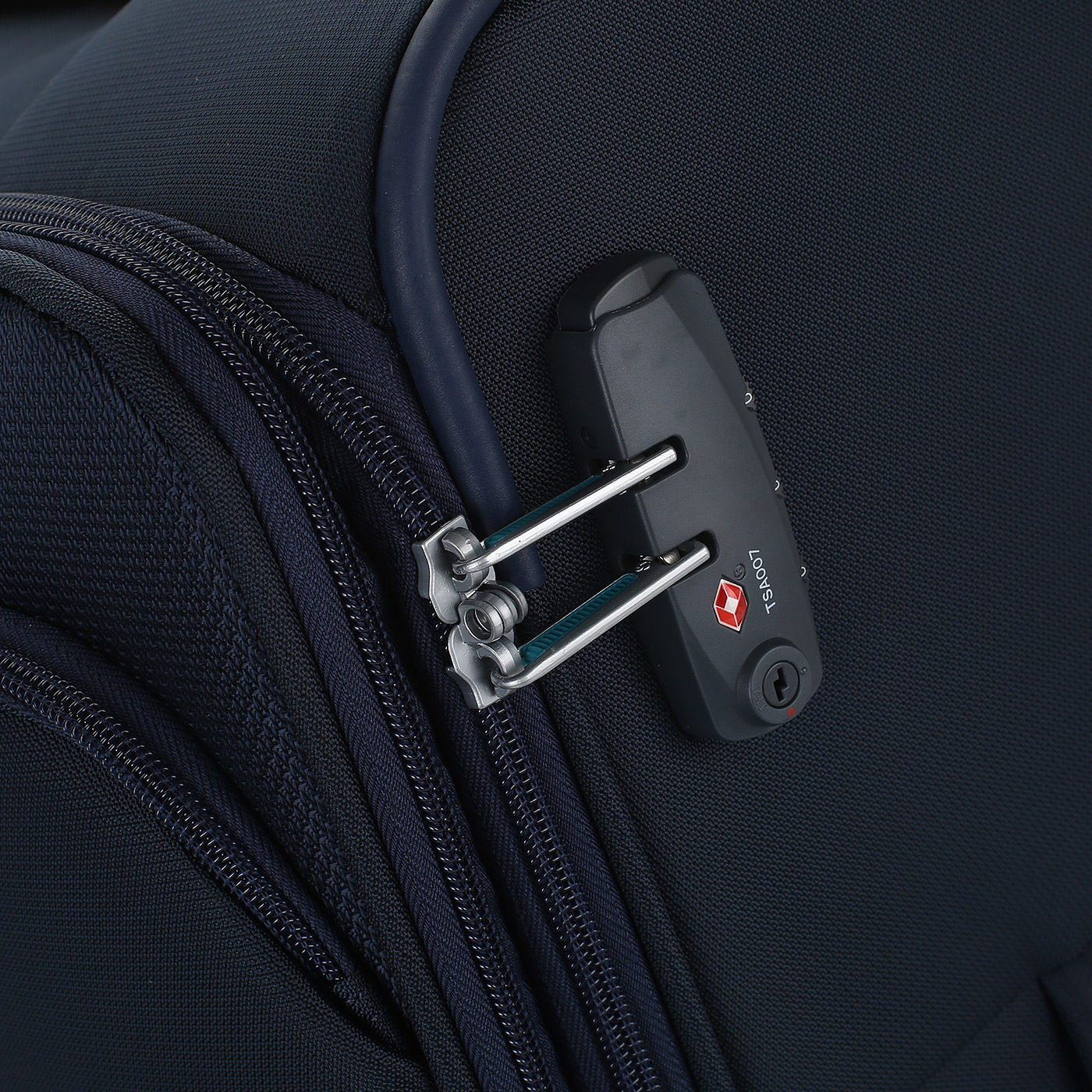 Чемодан средний M тканевый с кодовым замком Samsonite Popsoda