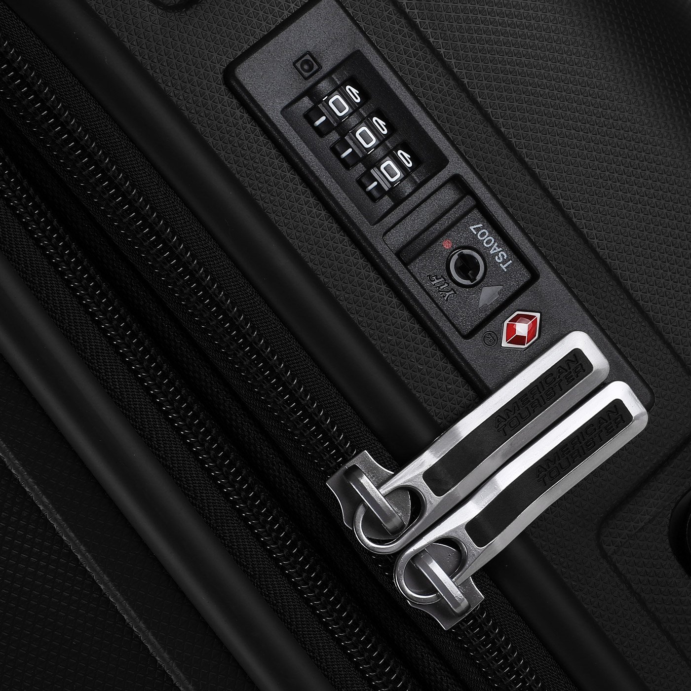 Чемодан American Tourister Sunside