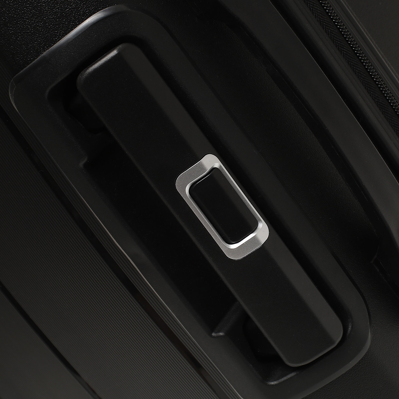 Чемодан средний M из полипропилена Sun Voyage Elite