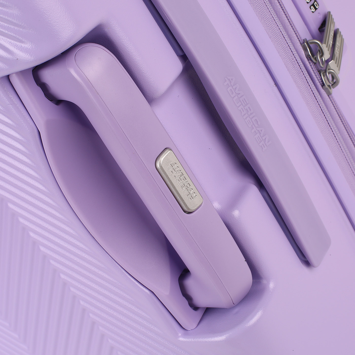 Чемодан большой L из поликарбоната с кодовым замком American Tourister Flylife