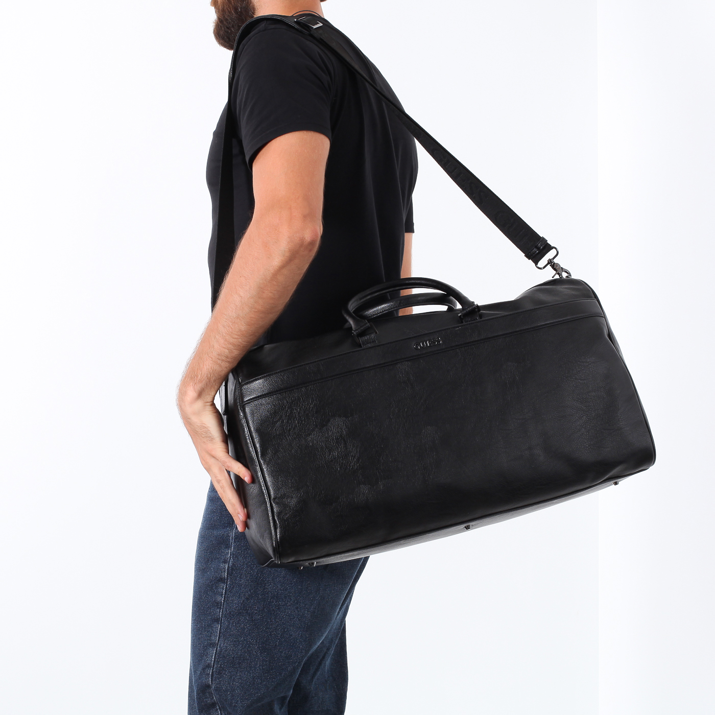 Черная дорожная сумка Guess City