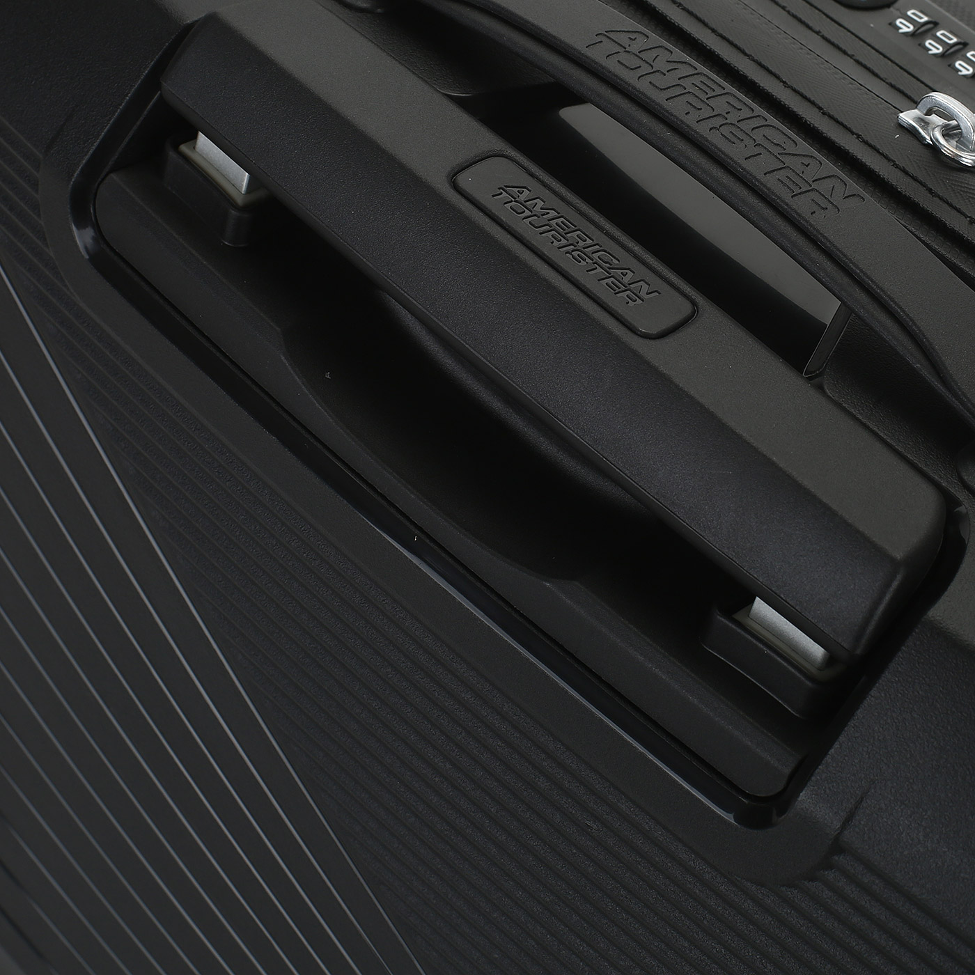 Чемодан American Tourister Airconic