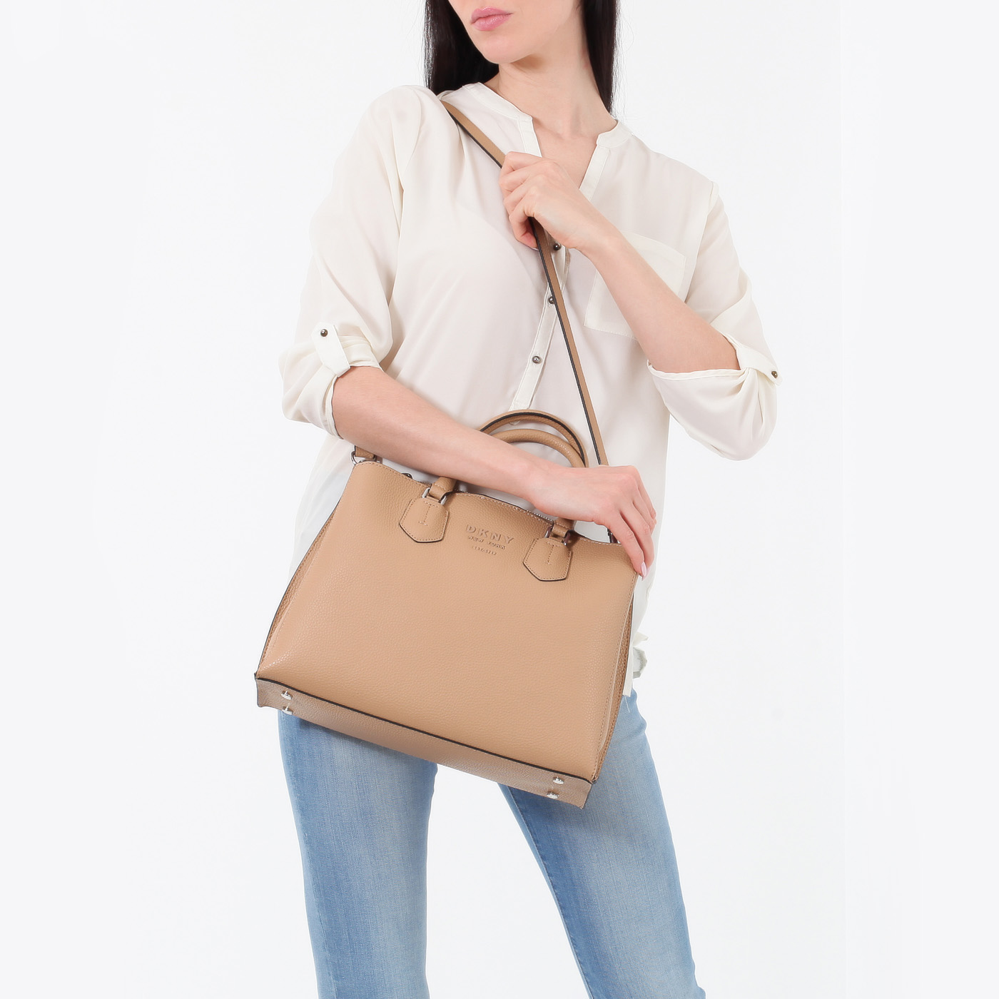 Бежевая кожаная сумка DKNY Noho