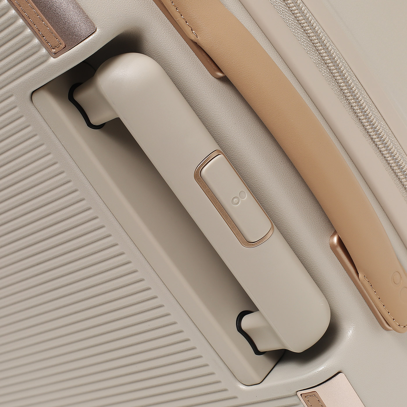 Чемодан маленький S из поликарбоната Echolac Dynasty VLX