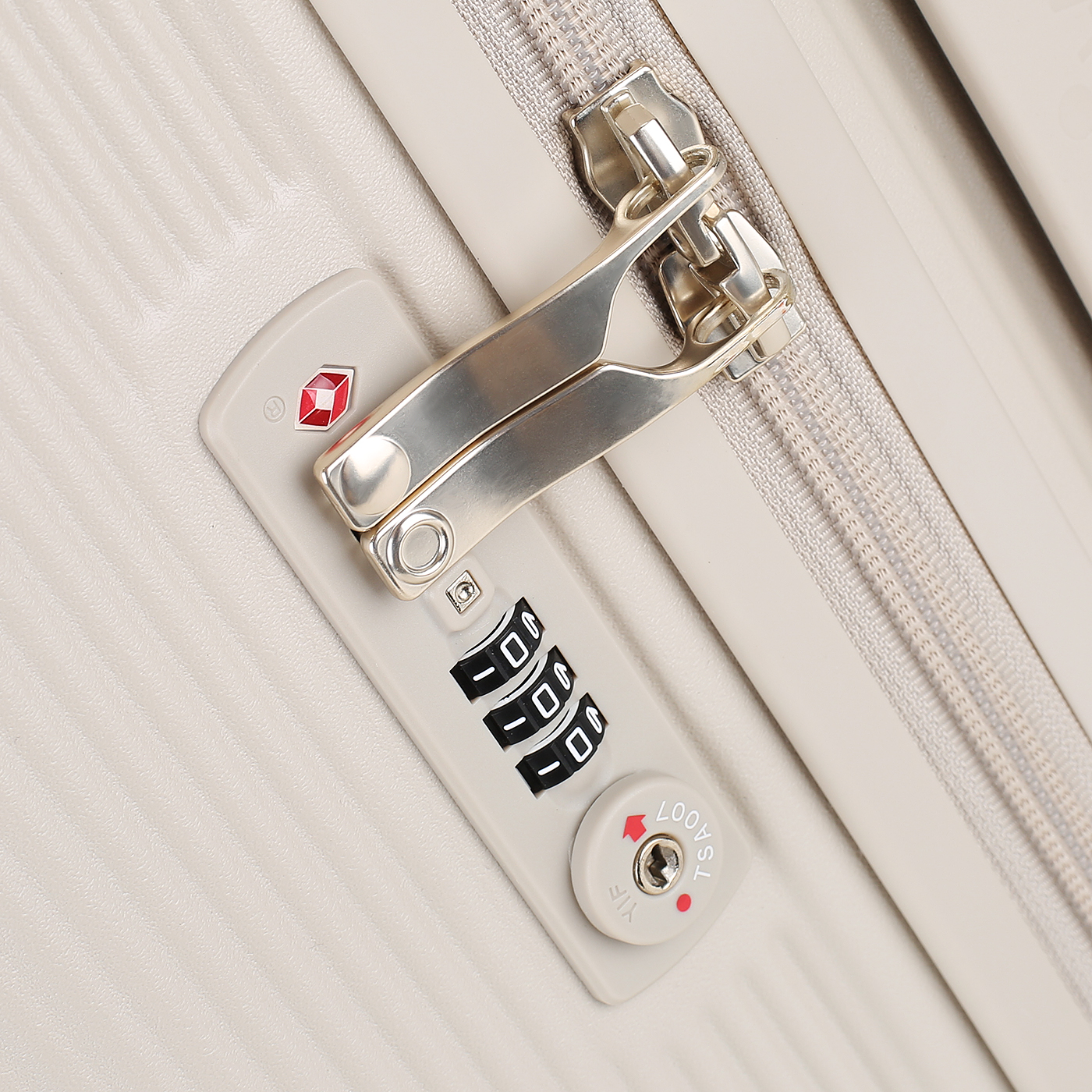 Чемодан на колесах Echolac Dynasty