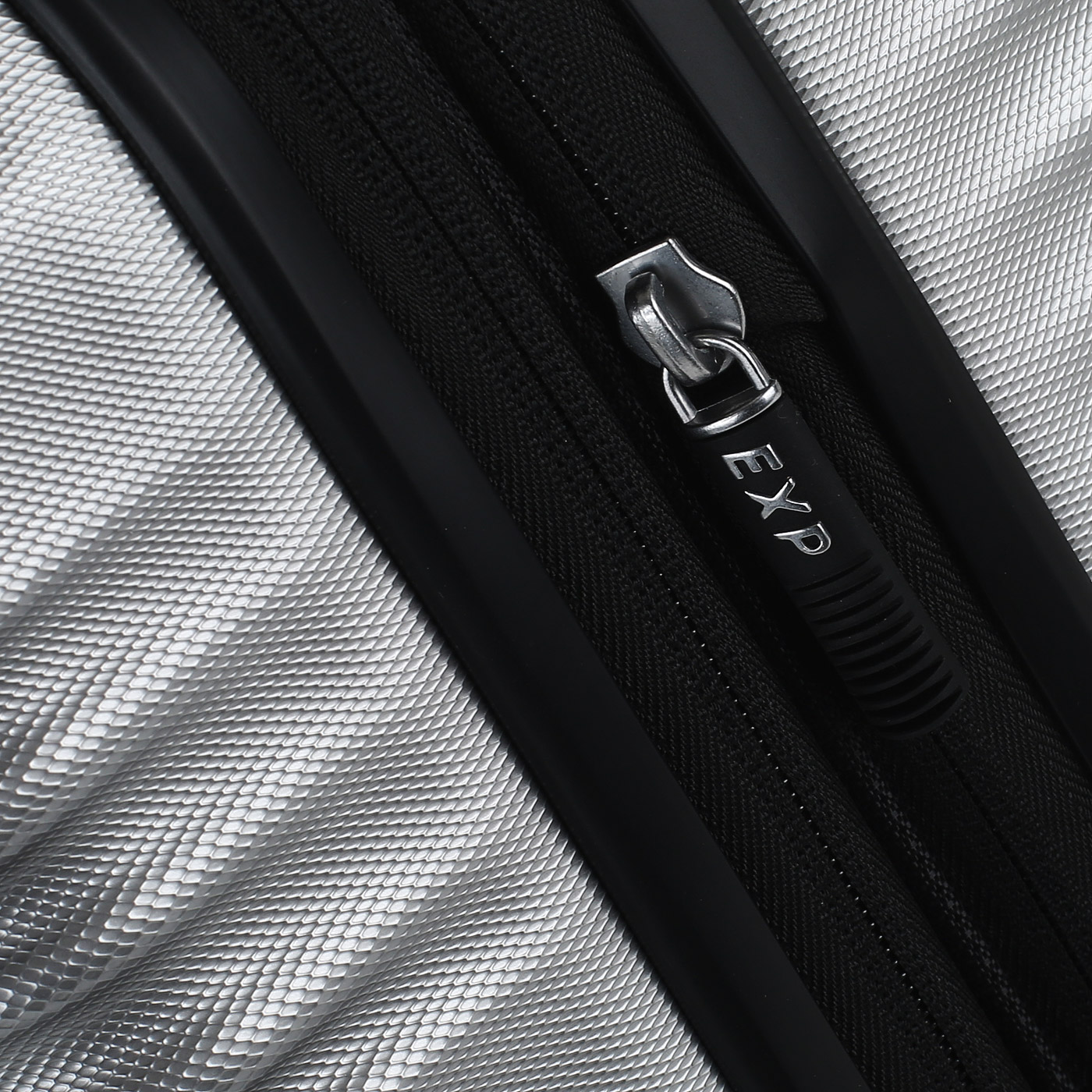 Чемодан маленький S из ABS-пластика с кодовым замком Ricardo Santa Cruz 7.0