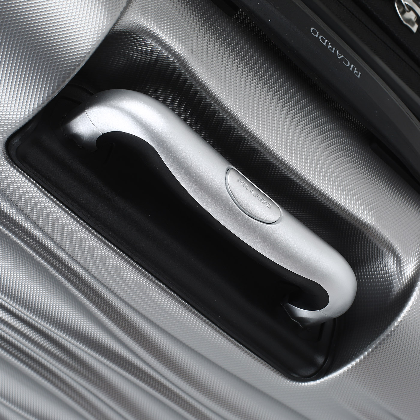 Чемодан большой L из ABS-пластика с кодовым замком Ricardo Santa Cruz 7.0