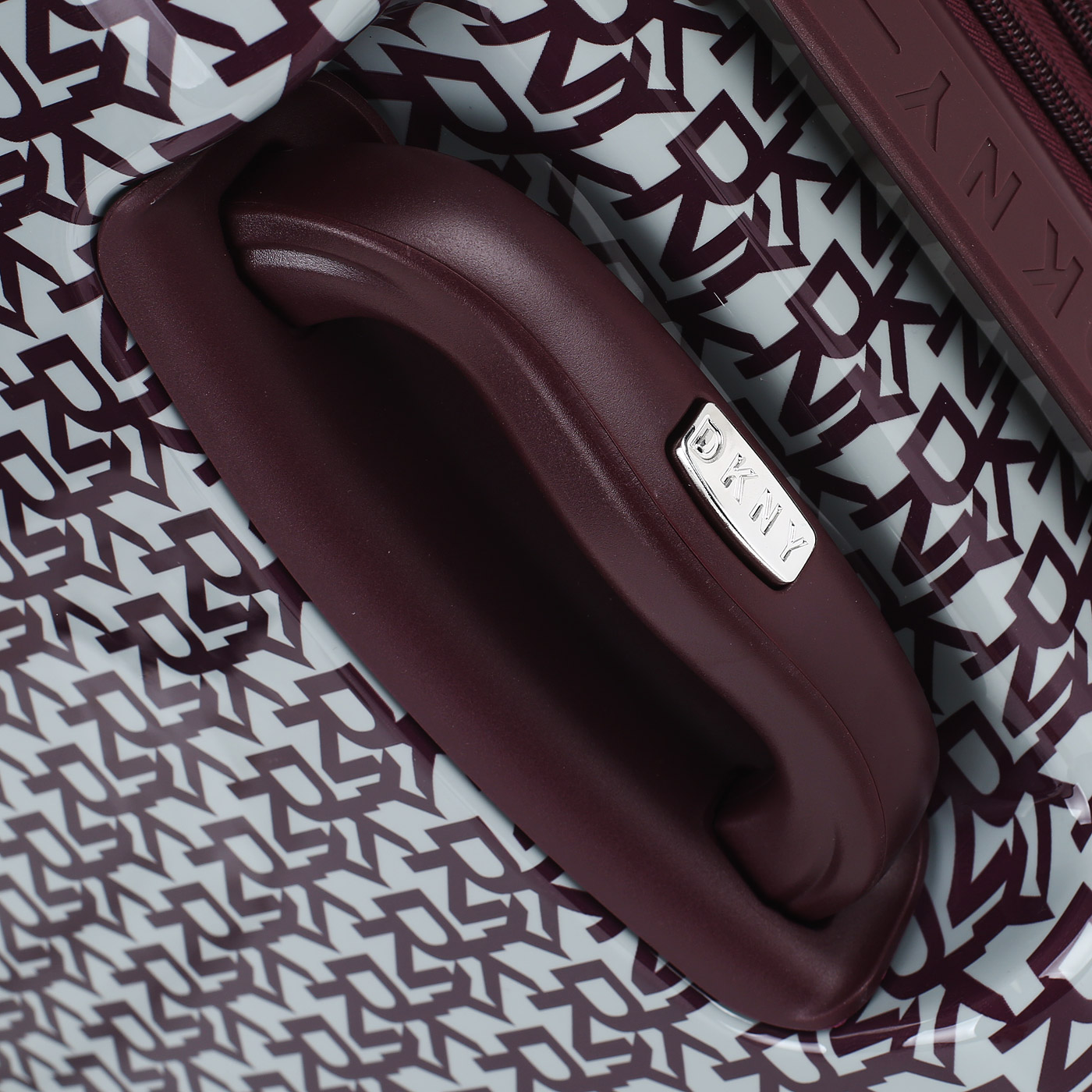 Чемодан средний M из ABS-пластика с кодовым замком DKNY DKNY-069 Vintage Signature Hardside