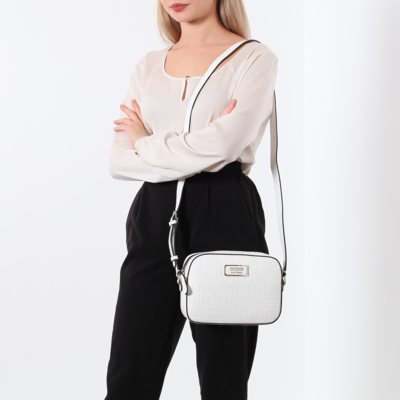 Сумка на плечо Guess Kamryn