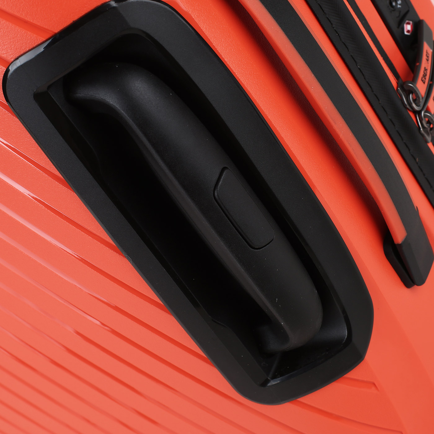 Чемодан средний M из полипропилена Eberhart Delight