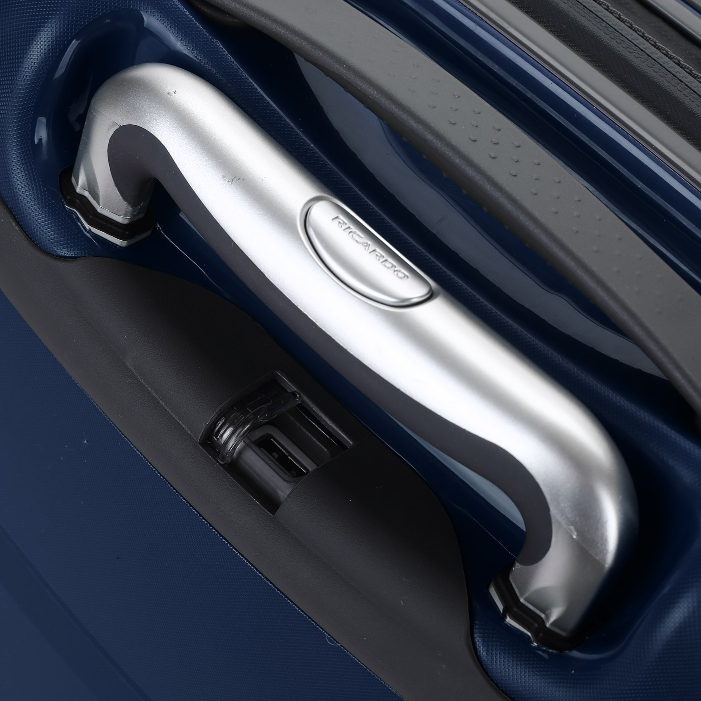 Чемодан маленький S из полипропилена с кодовым замком Ricardo Mendocino