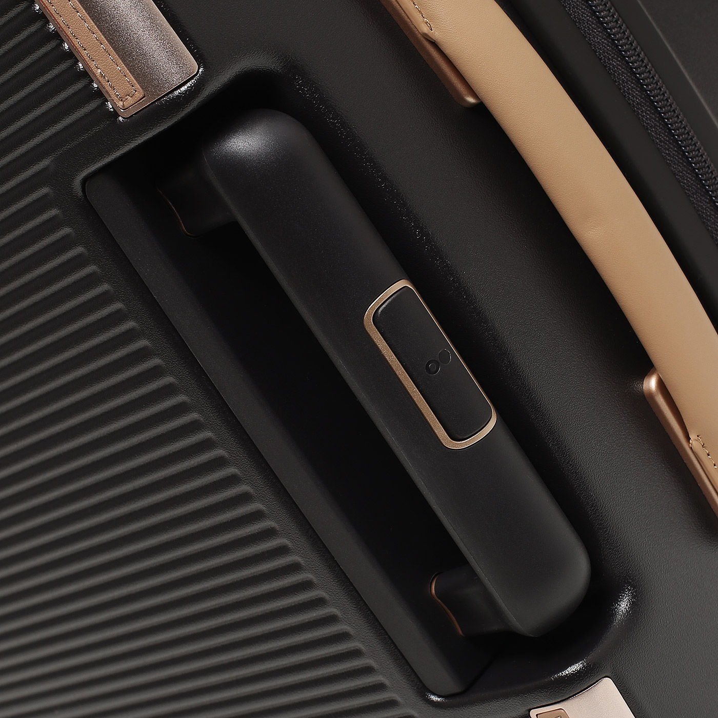 Чемодан средний M из поликарбоната Echolac Dynasty VLX