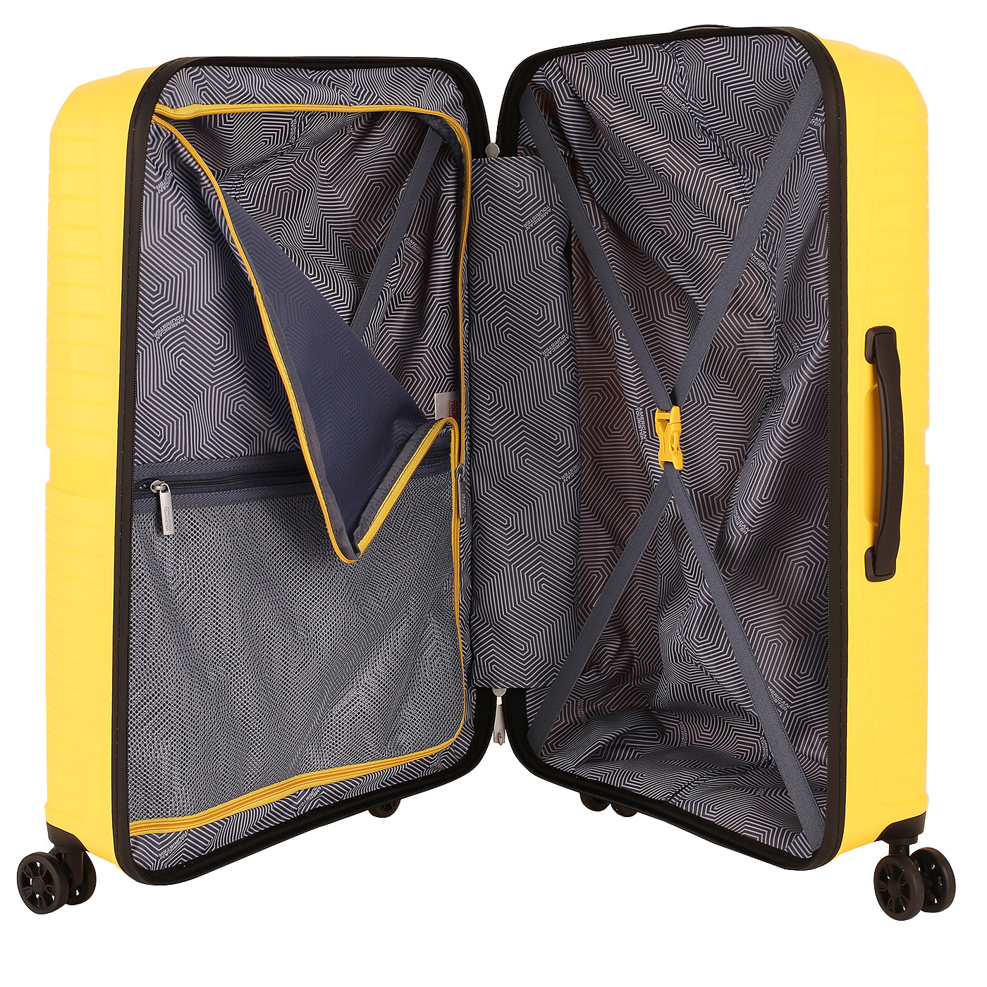 Чемодан средний M из полипропилена с кодовым замком American Tourister Airconic