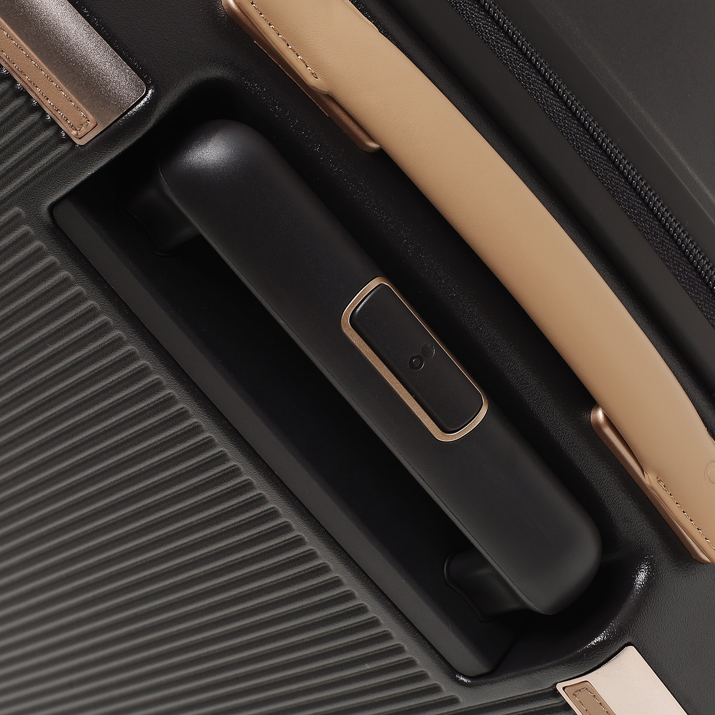 Чемодан маленький S из поликарбоната Echolac Dynasty VLX